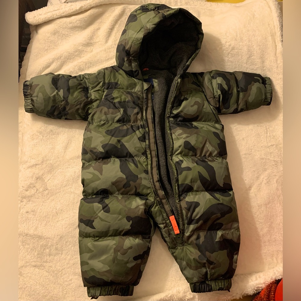 BabyGap 0-6 Month Snowsuit Insulated Waterproof Primaloft Camo Camouflage